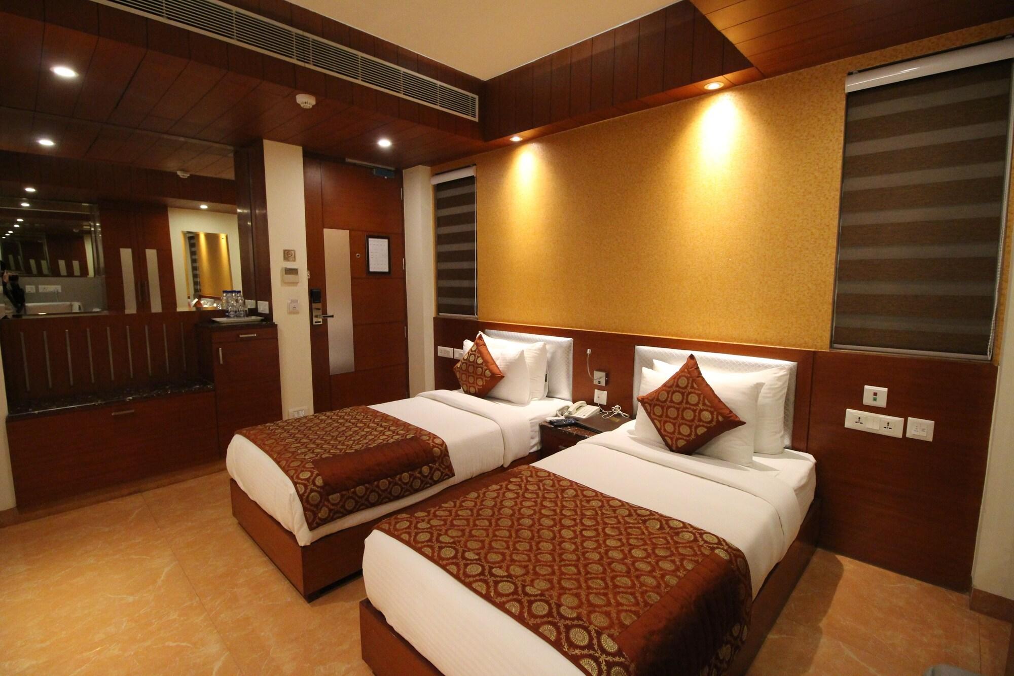 Hotel Golden Grand Dillí Exteriér fotografie