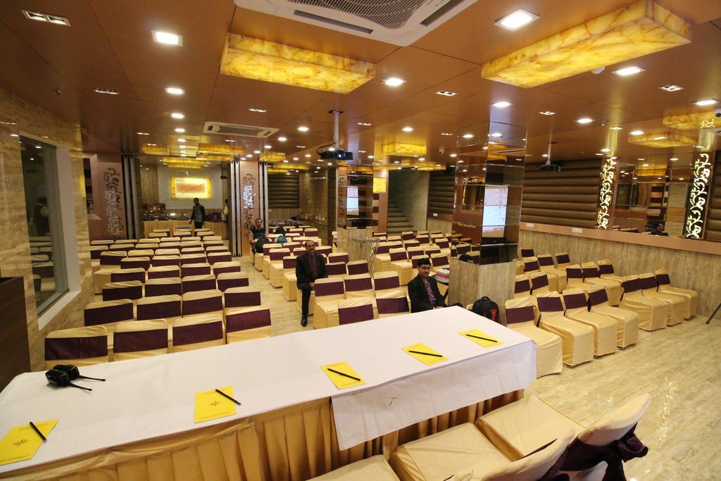 Hotel Golden Grand Dillí Exteriér fotografie